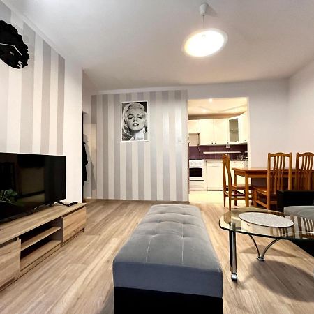 Charmig Apartment Cracovie Extérieur photo